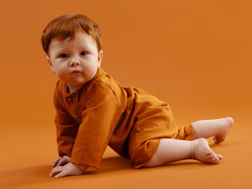Chaussure bébé : conseils des podologues pour choisir le bon modèle