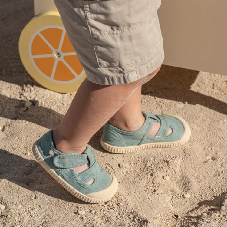 Igor Barefoot Yogi Dk Cuello Elmwood