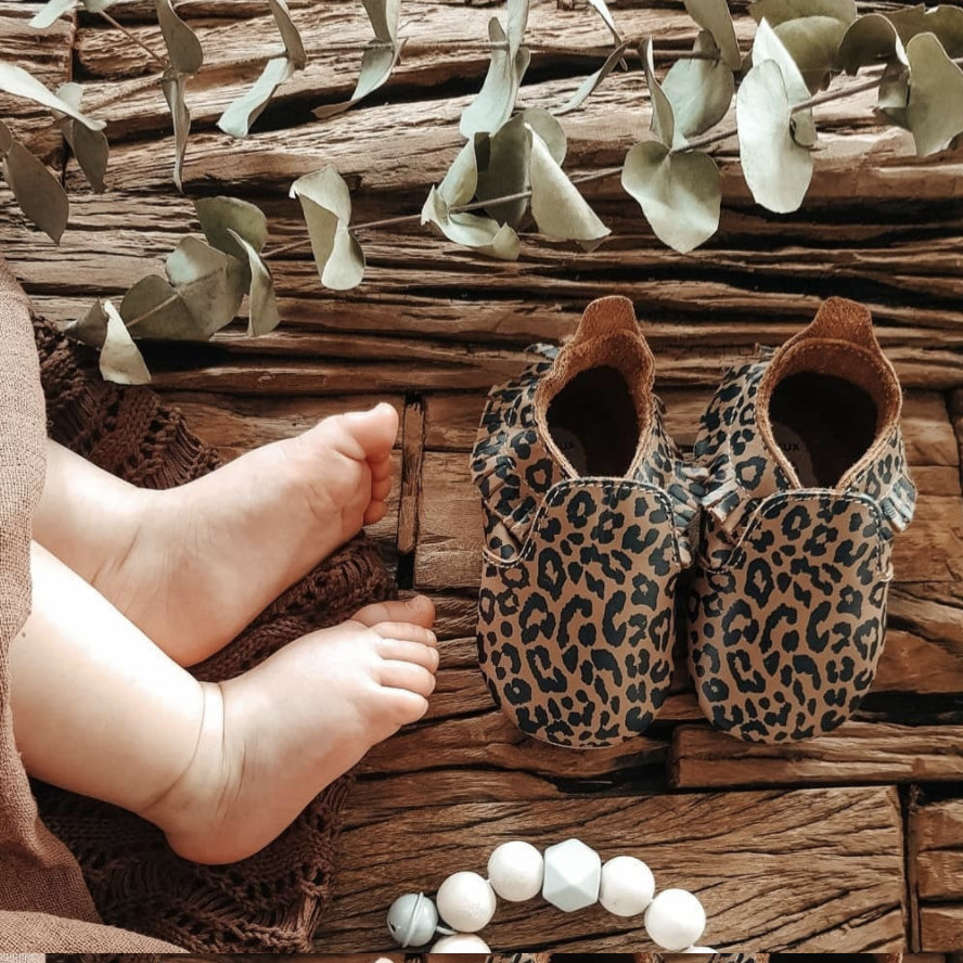 De Géant Chaussures Bebe Souples Bobux Chaussons Léopard