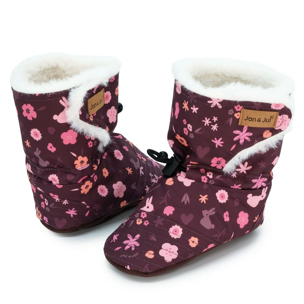 Patucos de invierno Jan And Jul que no se salen, con conejitos y flores