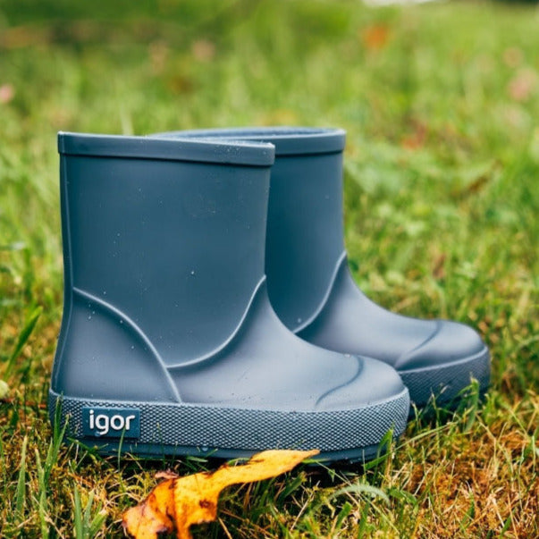 Igor Barefoot Yogi Petroleo - Main Image