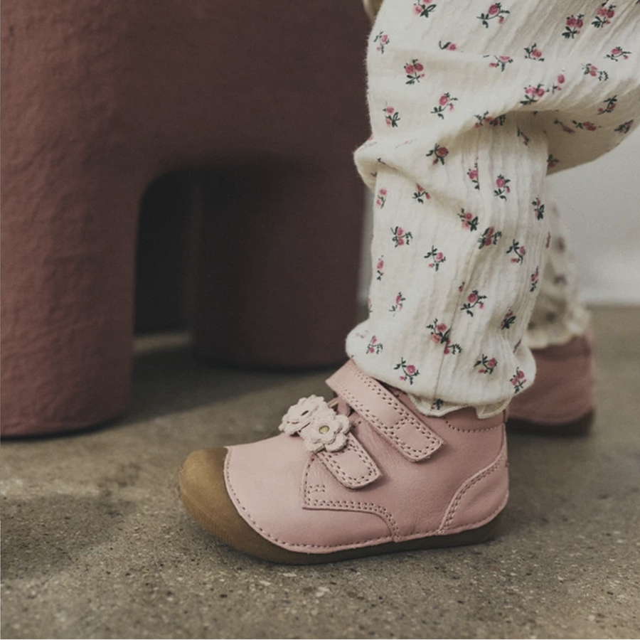 Bundgaard barefoot Pequeña flor con tira rosa vintage