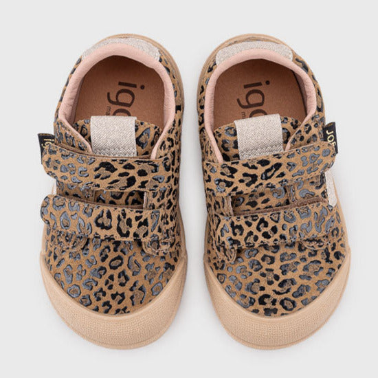 Igor Barefoot Tennis Leo Marron