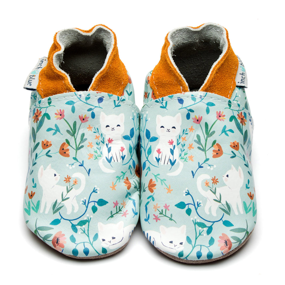 Gatito floral azul en pulgadas
