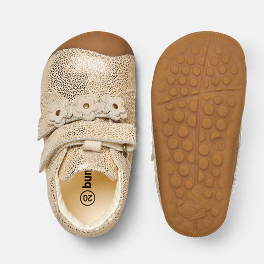 Bundgaard Barefoot Pequeña Flor con Tira Marfil Brillante