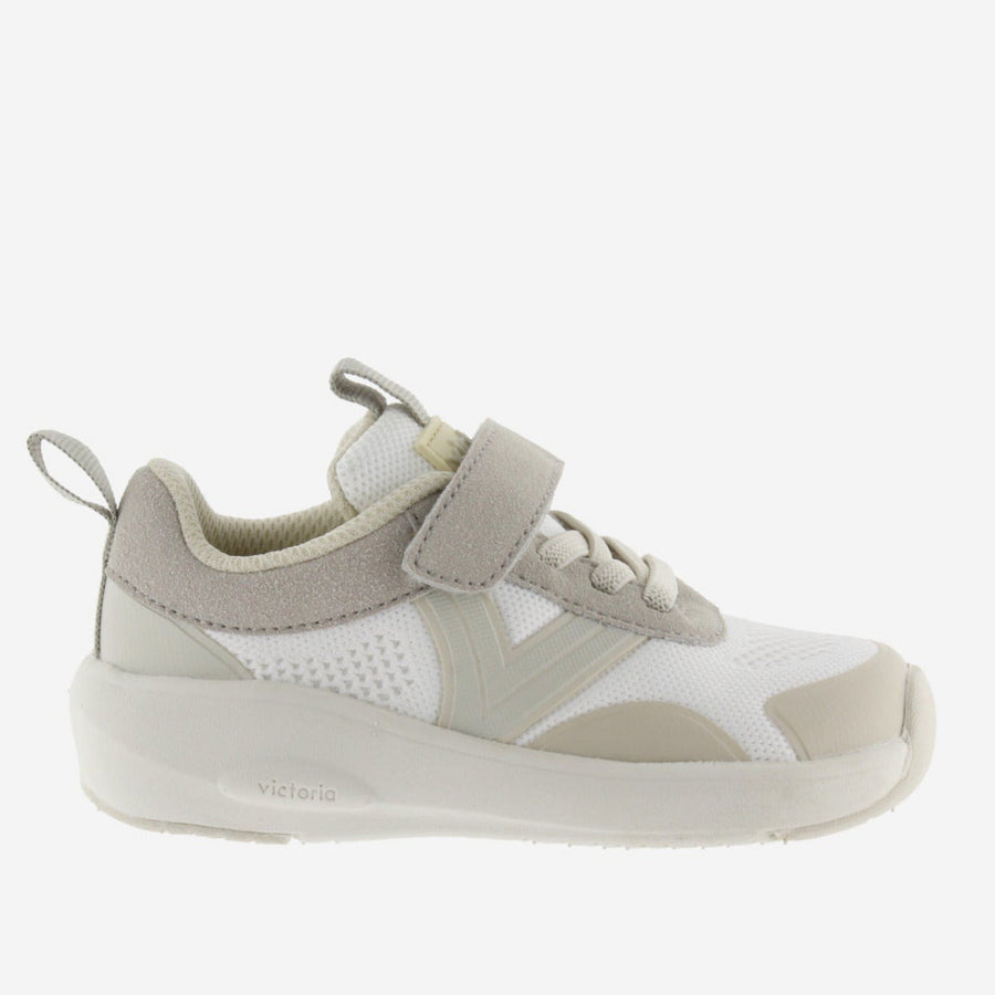 Victoria Barefoot Kai Blanco