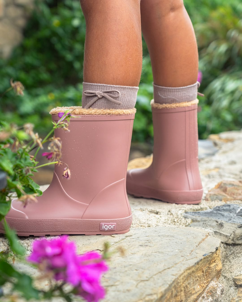 Igor Barefoot Yogi Borreguito Rosa