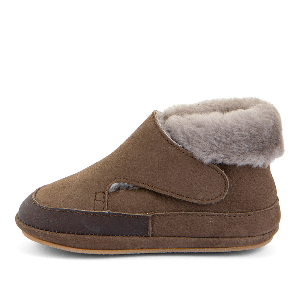 froddo-furry-walk-barefoot-fourres-brown