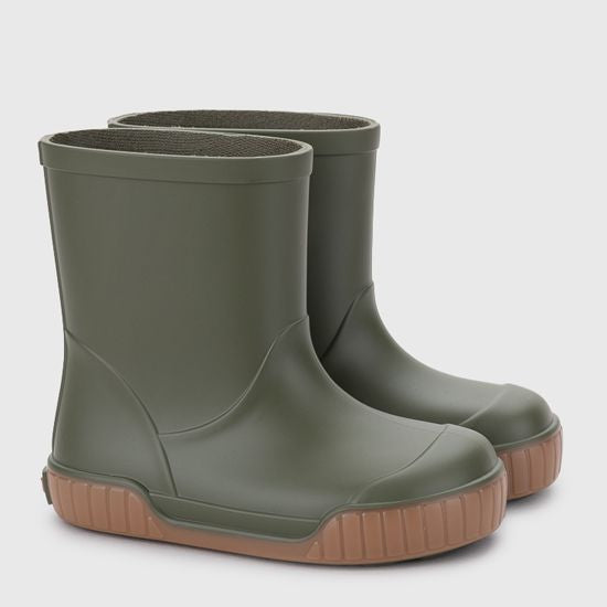 Igor Barefoot Pau Kaki