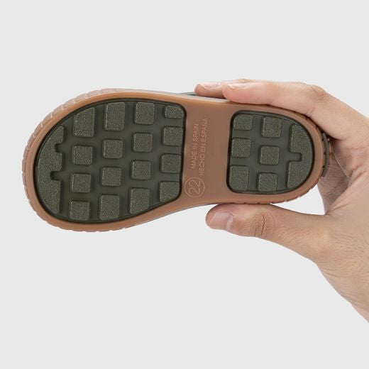 Igor Barefoot Pau Kaki