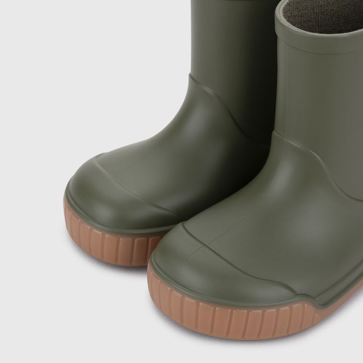Igor Barefoot Pau Kaki