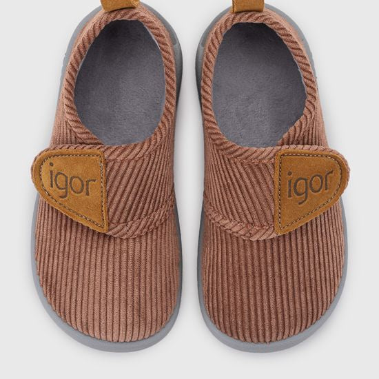 Igor Junior de pana color canela
