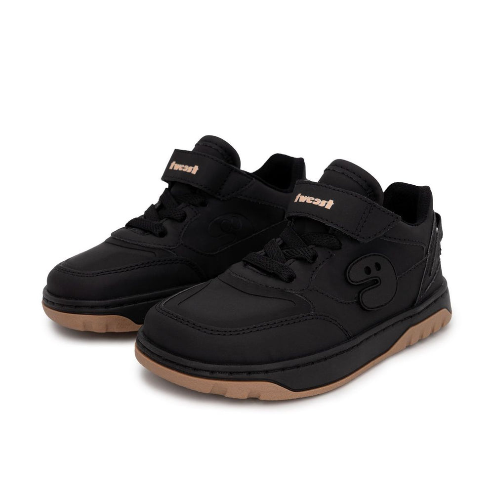 Tweest Court All Black