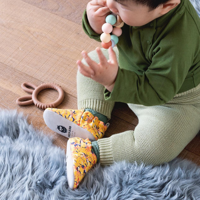 Les chaussons bébé antidérapants = développement de la motricité – Baby-Feet